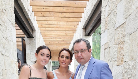  Regina González, Sandra Salgado y Humberto Abaroa.