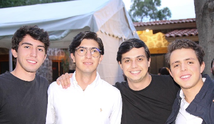  Andrés, Nacho Araiza, Pato Rodríguez y Rodrigo Ferretiz.
