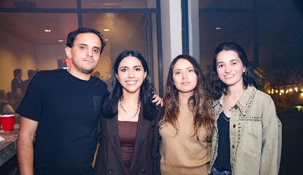  Andrés Rodríguez, Alma Hernández, Alexa Álvarez y Huggette Torres.