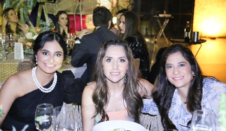  Samira Romo, Daniela Alfaro y Rafaela Araiza.