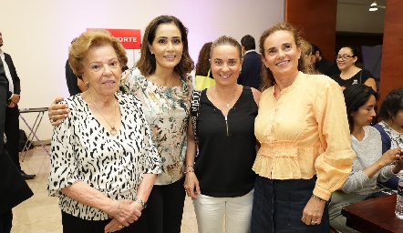  Güera López de Del Valle, Came Stevens, Marcela y Verónica Alcalde.