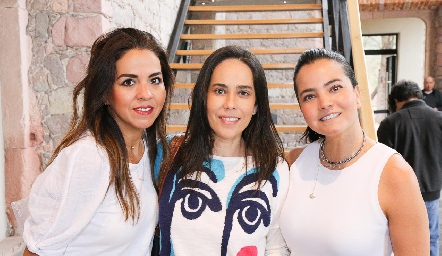  Fer Castillo, Sofía Estrada y Mariana Meade.
