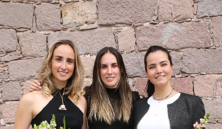  Ángeles Mahbub, Moni Rodríguez y Mariana Meade.