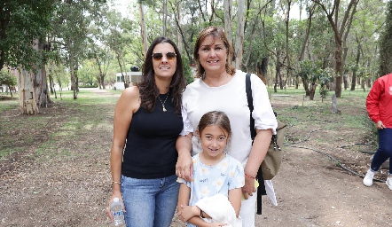  Daniela Rivero, Catherine Barret y Sofía.