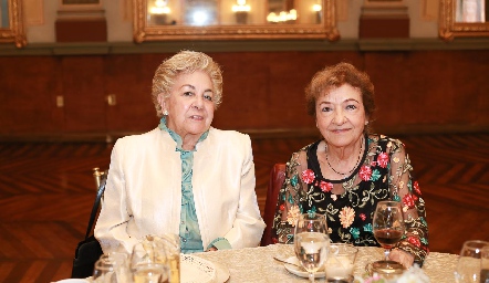  Teresa Martínez y Clara Fabiola Gamboa.