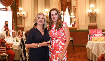  Sabrina Gaviño y Judith Gómez.