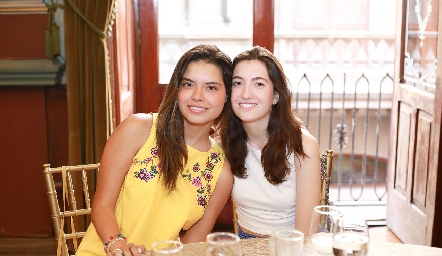  Ana Cecilia Oviedo y Rafaela Hernández.