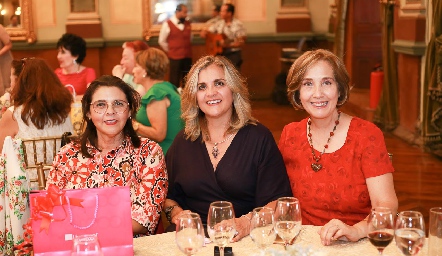  Paty Valadés, Sabrina Gaviño y Ana de Aldrete.