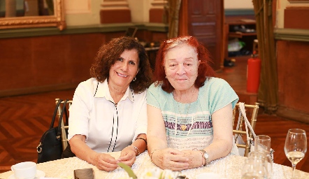  Lourdes y Blanca Rivera.