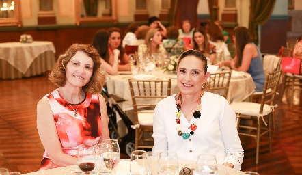  Disfrutando de la fiesta.