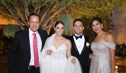  Oliver, Rebeca Acosta, Arturo González y Verónica.
