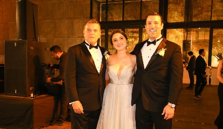  Arturo González Diaz Infante, Sofia Saucedo y Adrian González.