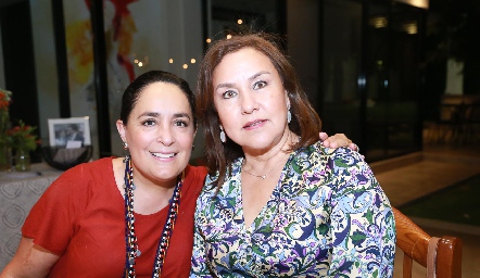  Laura Rodríguez y Claudia González.