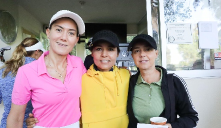  Paulina Vivanco, Lorena Torres y Marcela Alcalde.