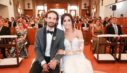  Efraín Barrera Portales y Daniela Lavín Ramos ya son esposos.