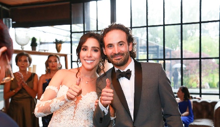  Daniela Lavín y Efraín Barrera ya son esposos.