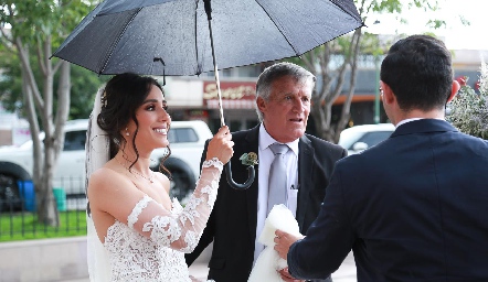  Daniela con su papá Carlos Lavín.