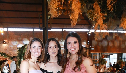  Ana Pao Rangel, Carmelita Del Valle y Diana Villenueva.
