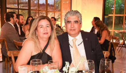  Luz Resendiz y Jaime Domínguez.