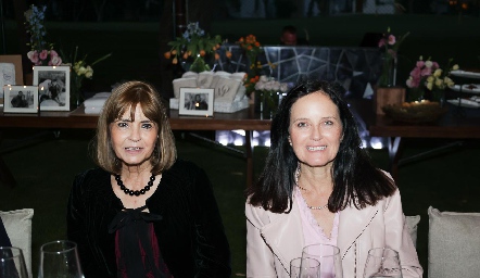  Isa Cabrera y Alejandra Gutiérrez.