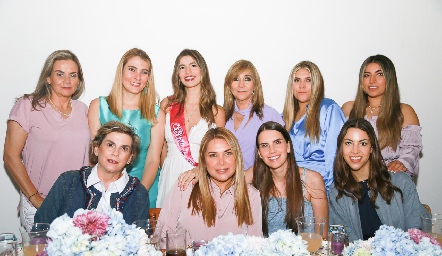  Moni Portillo, Vero Pérez, Ana Sofía Muñiz, Cristina Córdova, Fer Zúñiga, Sofía Zúñiga, Gaby Portillo, Gris, Ana Gaby Portillo y Rosy Lau.