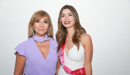  Cristina Córdova con su hija Sofía Muñiz.
