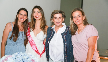  Ana Gaby González, Sofía Muñiz, Gaby y Moni Portillo.