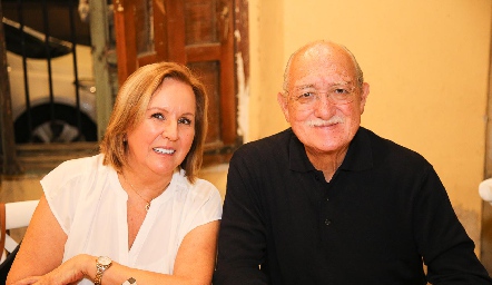  Yolanda Valdez y Carlos Velázquez.