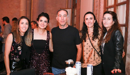  Cristina Barragán, Ana Sofía Velázquez, Gonzalo Benavente, Regina Ibáñez y Karla García.