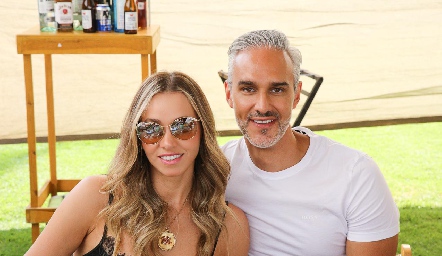  Marcela Rubio y Oscar Estrada.