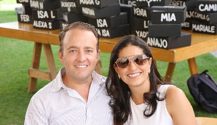  Javier Algara y Martha Morales.