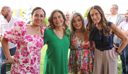  Liliana Subiri, Milisa Crespo, Elvia Hernández y Ana Nava.