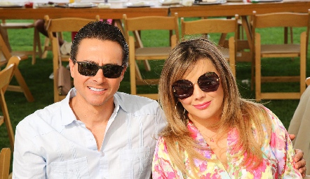  Gerardo Castro y Elvia Hernández.