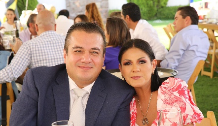  Alberto Echavarría y Érika Aideé Mendoza.