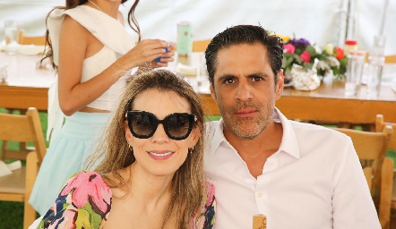  Martha Gaviño y Gonzalo Ávila.