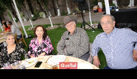  Guillermina Villalobos, Rosa María Ocejo, Rafael Olmos y José Ocejo.