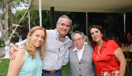  Mariana Torres, Jesús Olmos, Madre Perita y Lupita Ocejo.