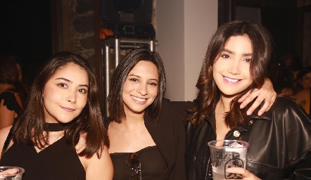  Ximena, Regina Guerrero y Carolina Guerrero.