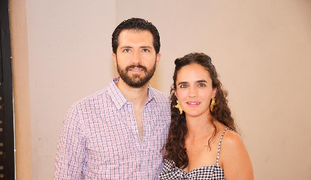  Jaime Hernández y Mariana Vibanco.