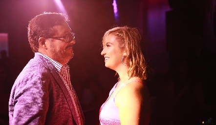  Germán González con su hija Inés González De Antuñano.
