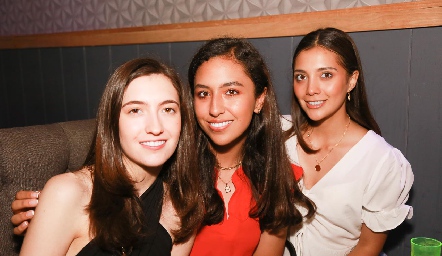  Rafaela Hernández, Mar y Sofi Monzón.