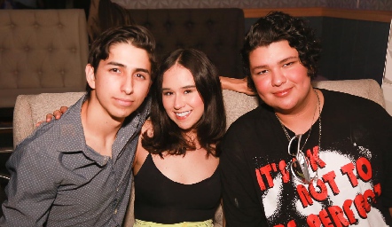  Nico Cloutier, Rocío Narváez y Mau Leal.
