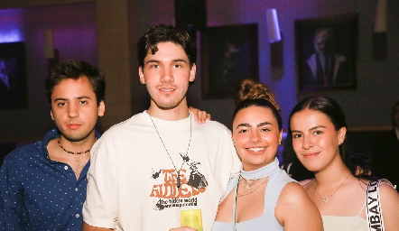  Sebastián Salces, Pedro De La Torre, Nuria Vázquez y Ximena Orduña.