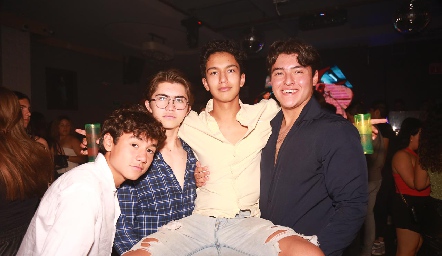  Javier Córdova, Ayrton Pérez, Rosales y Mauricio Garza .