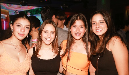  Pau Pérez, Vale, Camila Zamudio, Hanni Abad.