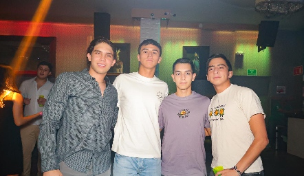 Santiago Compean, Sebastián Sánchez, Tony Arellano y Josue Martínez.