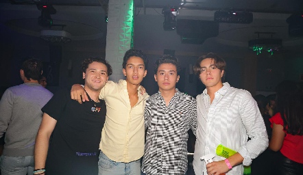  Charly, Ayrton, Jorge  y Alan.