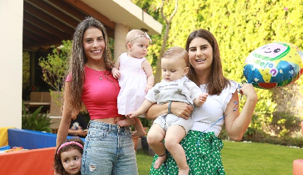  Giselle Stahl, Regina, Loretta, Lu Castelo y Diego Valdés.
