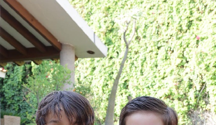  Mauricio y José Manuel.
