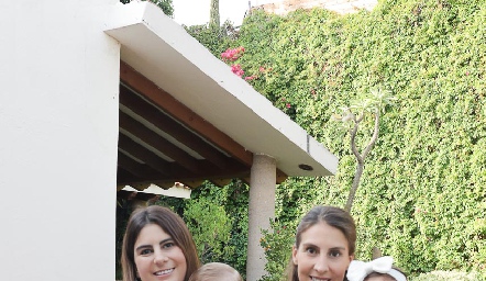  Diego Valdés Castelo, Lu Castelo, Cecy Castelo y Ana Paula Ramírez.